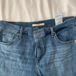 Levi High Rise Skinny Jeans
